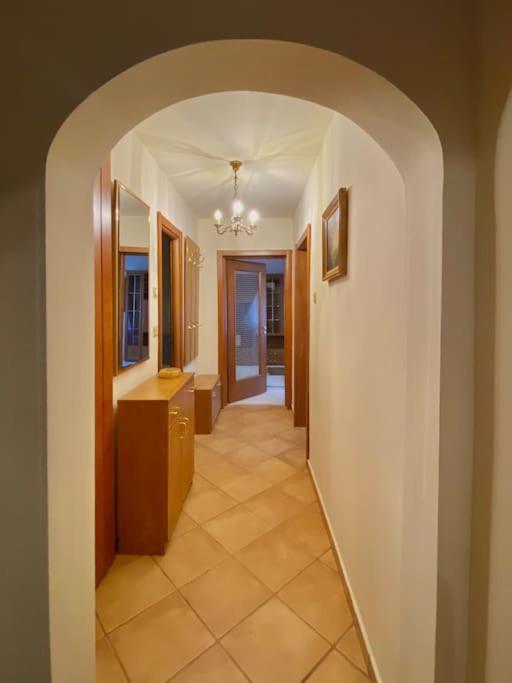 Lovely & Quiet 1-Bedroom Condo With Free Parking 부쿠레슈티 외부 사진